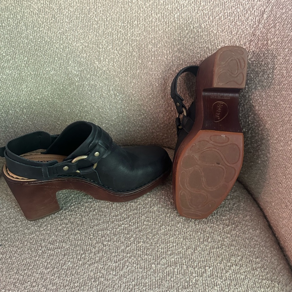 Born Women's Black Leather Clogs - Picture 7 of 8